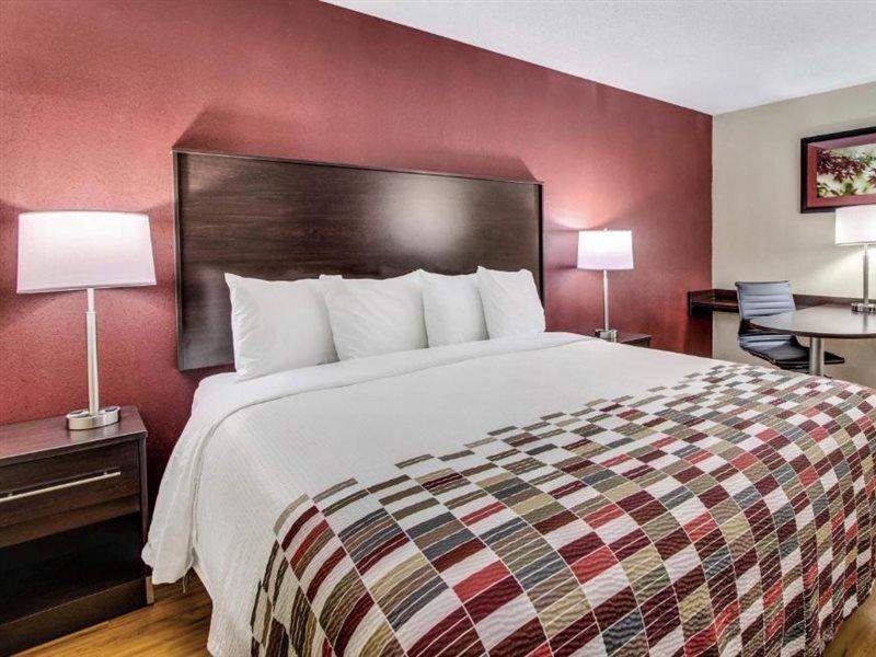 Red Roof Inn Бордман Экстерьер фото
